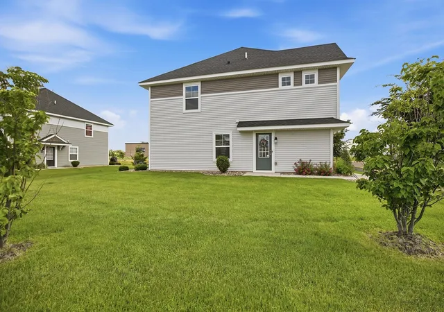 Photo 2 of Single family home for sale at 14300 Arctic Cir, Rosemount, MN 55068 | MLS# 7132634 | Listing updated on 2026-10-07