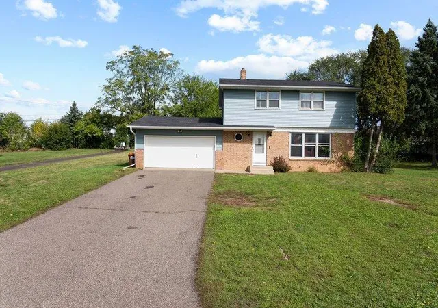 Photo 1 of Single family home for sale at 395 Kingston Ave, Saint Paul, MN 55117 | MLS# 7132639 | Listing updated on 2026-10-03