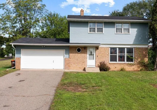 Photo 2 of Single family home for sale at 395 Kingston Ave, Saint Paul, MN 55117 | MLS# 7132639 | Listing updated on 2026-10-03