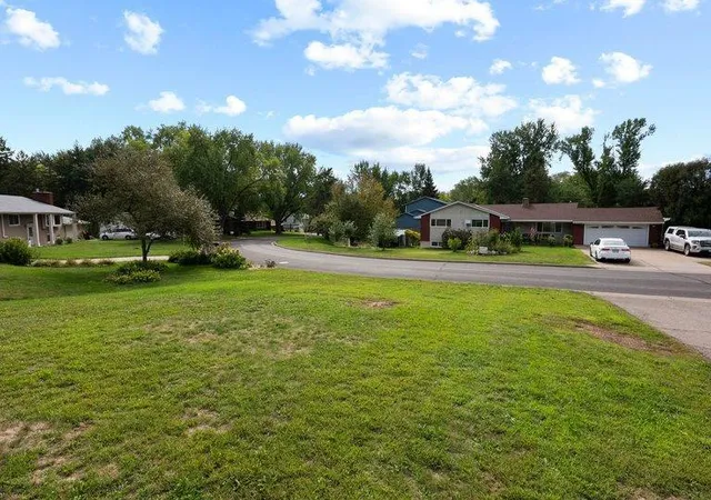 Photo 3 of Single family home for sale at 395 Kingston Ave, Saint Paul, MN 55117 | MLS# 7132639 | Listing updated on 2026-10-03