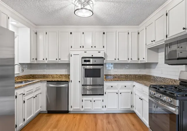 Photo 4 of Sale Pending at 6907 Berkshire Ln N, Maple Grove, MN 55311 | MLS# 7132643 | Listing updated on 2026-09-05