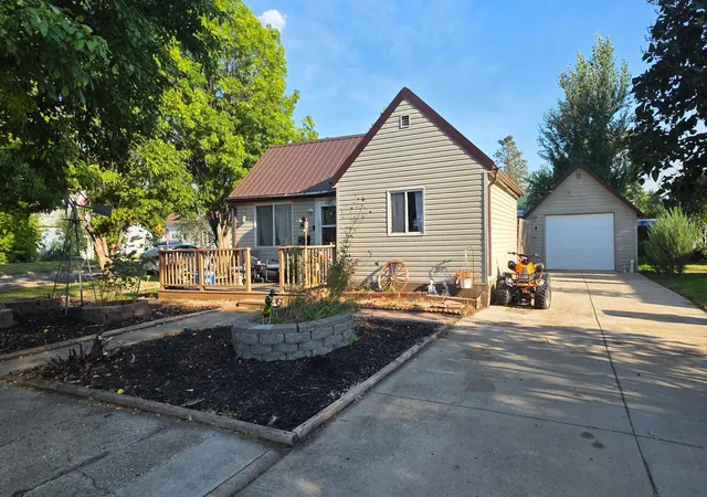 1st image of 805 4th St Ne, Valley City, ND 58072 | MLS# 7132656