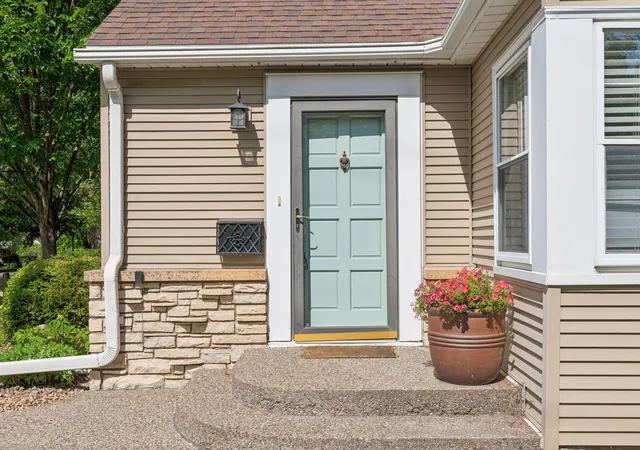 2nd image of 1821 Bohland Ave, Saint Paul, MN 55116 | MLS# 7132678