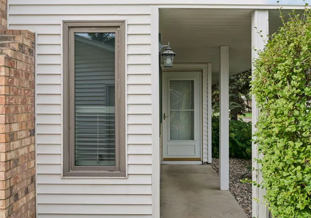 Photo 3 of Single family home for sale at 7723 157th Street W, Saint Paul, MN 55124 | MLS# 7132696 | Listing updated on 2026-10-01