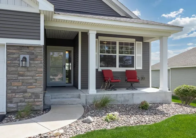 2nd image of 11516 Brookview Dr, Maple Grove, MN 55311 | MLS# 7132700