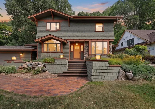 2nd image of 1619 Golf View Dr, River Falls, WI 54022 | MLS# 7132721