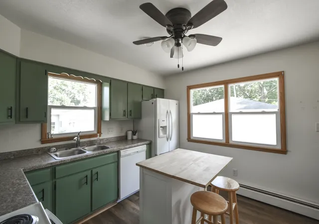 Photo 2 of Single family home for sale at 567 W 5th St, Zumbrota, MN 55992 | MLS# 7132724 | Listing updated on 2026-10-05