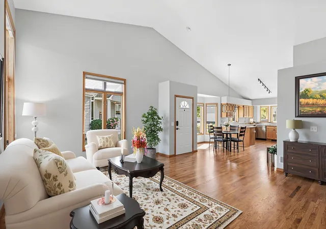 Photo 3 of Single family home for sale at 1067 Westcliff Curv, Saint Paul, MN 55126 | MLS# 7132726 | Listing updated on 2026-10-23