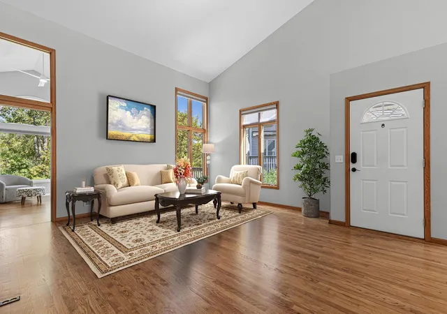 Photo 4 of Single family home for sale at 1067 Westcliff Curv, Saint Paul, MN 55126 | MLS# 7132726 | Listing updated on 2026-10-23