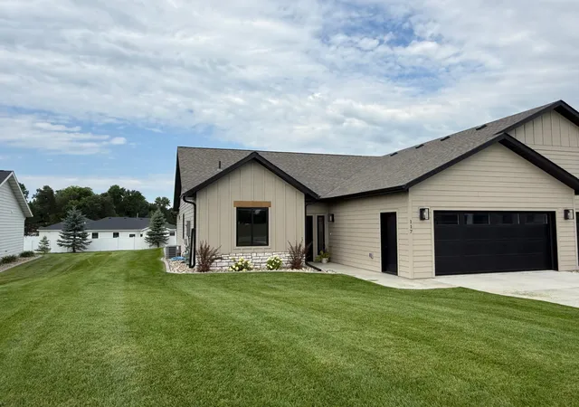 2nd image of 117 Altavista Dr, Detroit Lakes, MN 56501 | MLS# 7132751