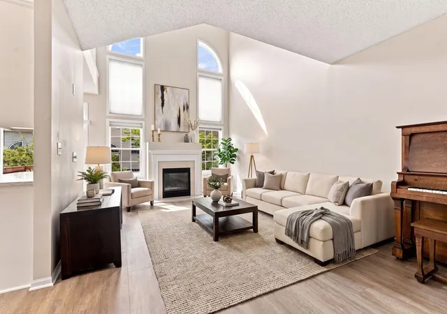 Photo 1 of Single family home for sale at 1353 White Oak Dr, Chaska, MN 55318 | MLS# 7132755 | Listing updated on 2026-08-31