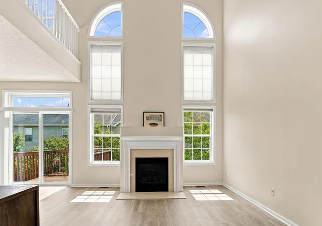 Photo 3 of Single family home for sale at 1353 White Oak Dr, Chaska, MN 55318 | MLS# 7132755 | Listing updated on 2026-08-31