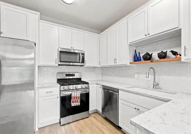 Photo 4 of Single family home for sale at 1353 White Oak Dr, Chaska, MN 55318 | MLS# 7132755 | Listing updated on 2026-08-31