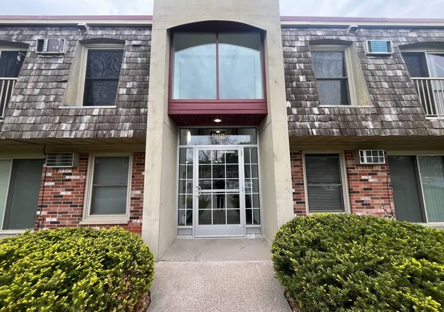 1st image of 907 11th Ave S #7, Hopkins, MN 55343 | MLS# 7132756