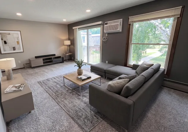 2nd image of 907 11th Ave S #7, Hopkins, MN 55343 | MLS# 7132756