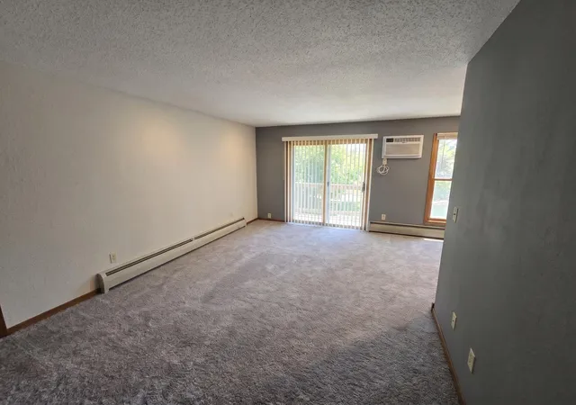3rd image of 907 11Th Ave S #7, Hopkins, MN 55343 | MLS# 7132756