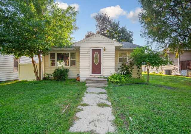 1st image of 74 S Cordova Ave, Le Center, MN 56057 | MLS# 7132761