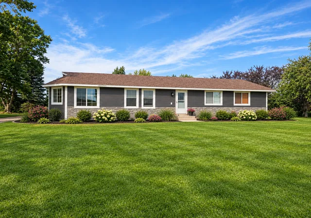 Photo 1 of Single family home for sale at 1011 90th Ave, Pipestone, MN 56164 | MLS# 7132778 | Listing updated on 2026-10-15