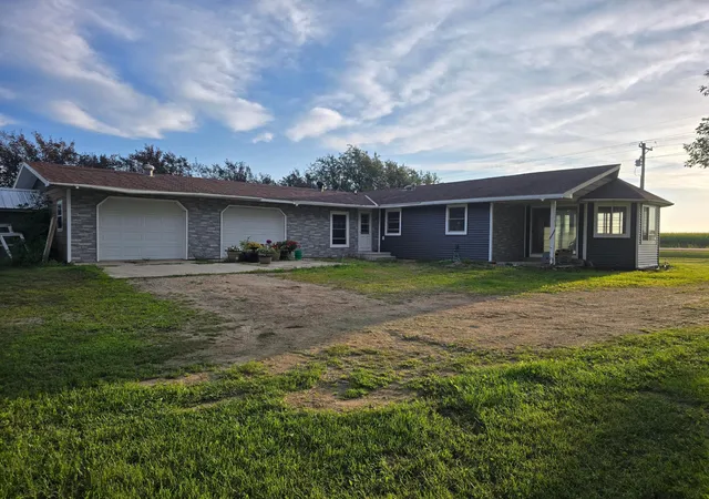 Photo 3 of Single family home for sale at 1011 90th Ave, Pipestone, MN 56164 | MLS# 7132778 | Listing updated on 2026-10-15