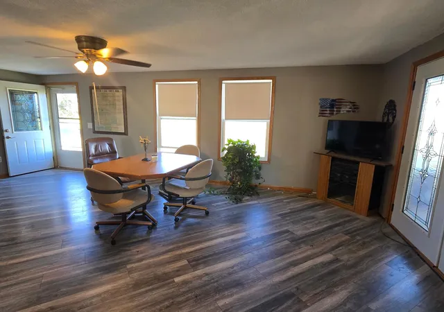 4th image of 1011 90Th Ave, Pipestone, MN 56164 | MLS# 7132778