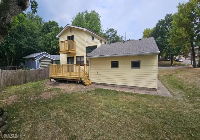 2nd image of 1650 Old Hudson Rd, Saint Paul, MN 55106 | MLS# 7132781