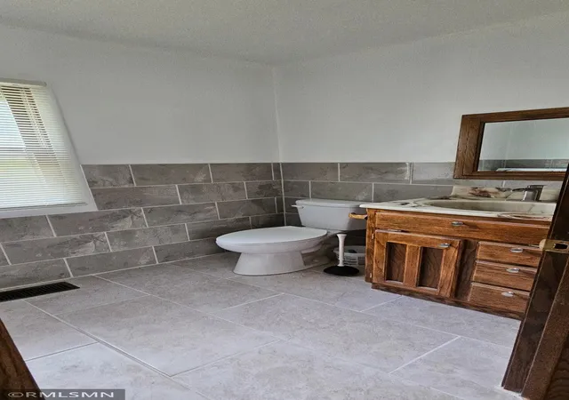 Photo 3 of Single family home for sale at 1650 Old Hudson Rd, Saint Paul, MN 55106 | MLS# 7132781 | Listing updated on 2026-10-21