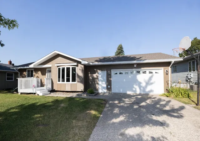 Photo 3 of Sale Pending at 312 3rd Ave E, Halstad, MN 56548 | MLS# 7132810 | Listing updated on 2026-09-16