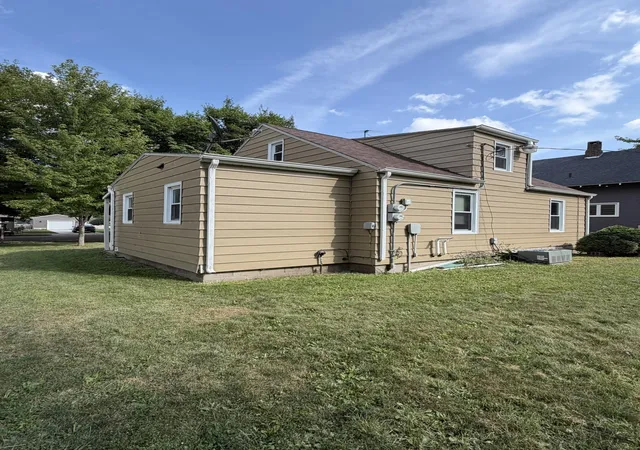 Photo 3 of Sale Pending at 106 N Oak St, Hendricks, MN 56136 | MLS# 7132818 | Listing updated on 2026-09-03