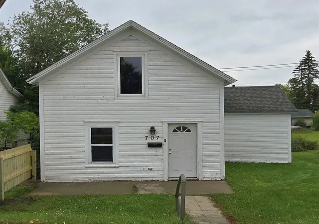Photo 1 of Single family home for sale at 707 Irvine Ave Nw, Bemidji, MN 56601 | MLS# 7132819 | Listing updated on 2026-09-24