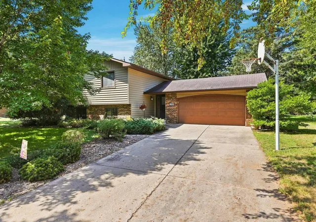1st image of 1535 29th Ave N, Saint Cloud, MN 56303 | MLS# 7132822