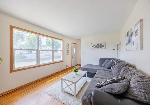 image of 4043 74th St E, Inver Grove Heights, MN 55076 | MLS# 7132824