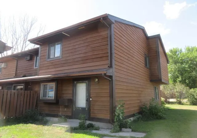 Photo 1 of Sale Pending at 2001 Park Blvd S, Fargo, ND 58103 | MLS# 7132832 | Listing updated on 2026-09-21