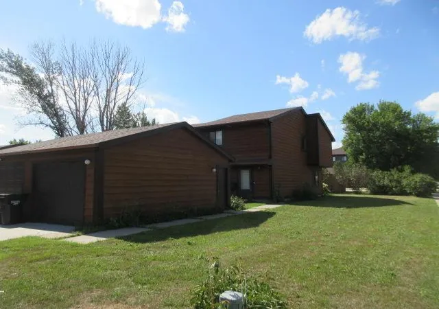 2nd image of 2001 Park Blvd S, Fargo, ND 58103 | MLS# 7132832