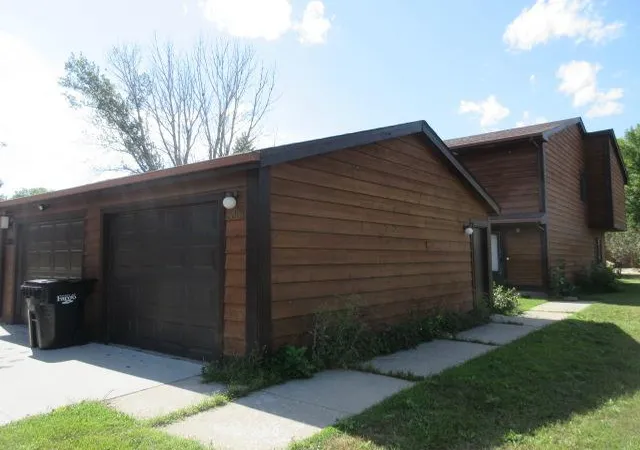 3rd image of 2001 Park Blvd S, Fargo, ND 58103 | MLS# 7132832