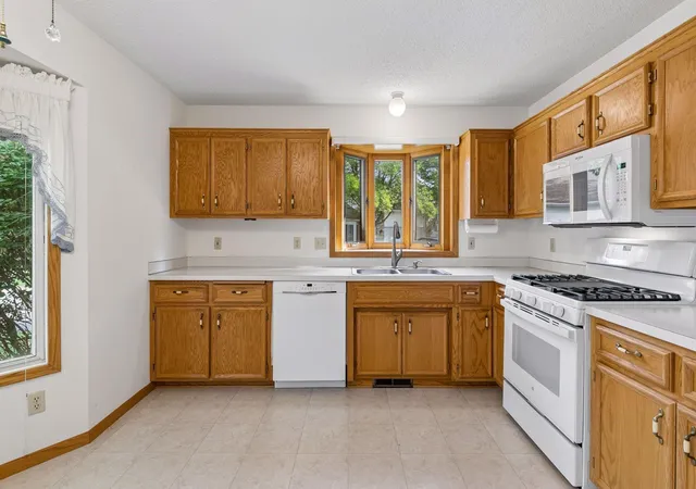 Photo 3 of Single family home for sale at 14116 Essex Ln, Apple Valley, MN 55124 | MLS# 7132873 | Listing updated on 2026-09-16