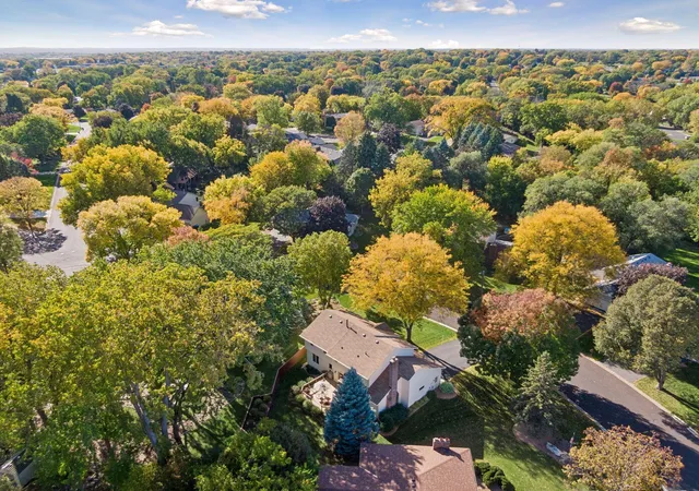 Photo 3 of Single family home for sale at 10001 Chowen Ave S, Minneapolis, MN 55431 | MLS# 7132875 | Listing updated on 2026-10-09
