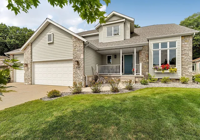 Photo 1 of Single family home for sale at 1070 Sunwood Park Ln, Waite Park, MN 56387 | MLS# 7132879 | Listing updated on 2026-10-07