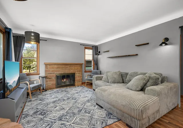 Photo 4 of Single family home for sale at 684 Bidwell St, Saint Paul, MN 55107 | MLS# 7132893 | Listing updated on 2026-09-18