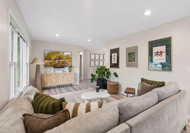 Photo 2 of Sale Pending at 10337 Wentworth Ave S, Minneapolis, MN 55420 | MLS# 7132901 | Listing updated on 2026-09-28