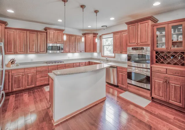 Photo 2 of Single family home for sale at 7243 Kimberly Ln N, Maple Grove, MN 55311 | MLS# 7132910 | Listing updated on 2026-08-31