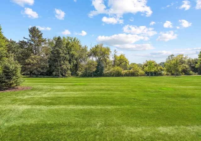 Photo 2 of Single family home for sale at 9779 Wedgewood Cir, Woodbury, MN 55125 | MLS# 7132919 | Listing updated on 2026-09-20