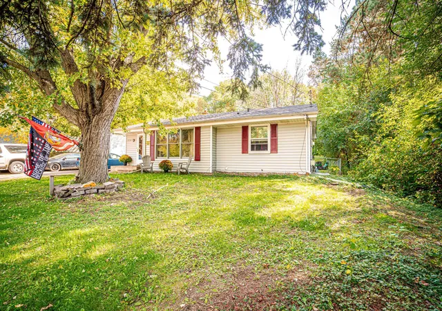 Photo 2 of Single family home for sale at 430 County Rd B2 W, Saint Paul, MN 55113 | MLS# 7132971 | Listing updated on 2026-10-09