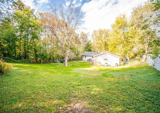 Photo 3 of Single family home for sale at 430 County Rd B2 W, Saint Paul, MN 55113 | MLS# 7132971 | Listing updated on 2026-10-09