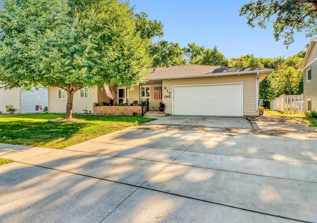 Photo 1 of Single family home for sale at 813 Oak St, West Fargo, ND 58078 | MLS# 7132974 | Listing updated on 2026-09-03