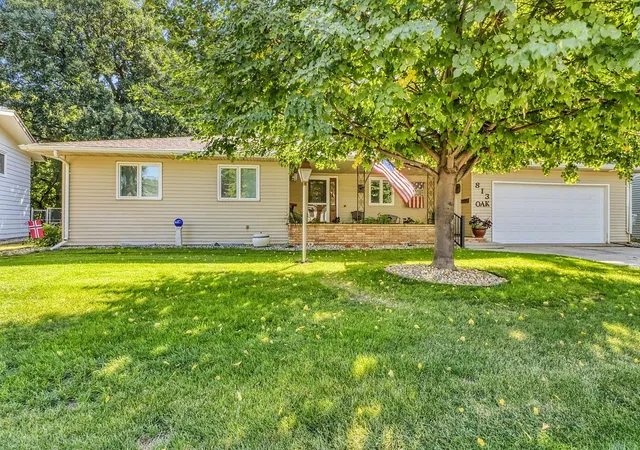 Photo 2 of Single family home for sale at 813 Oak St, West Fargo, ND 58078 | MLS# 7132974 | Listing updated on 2026-09-03