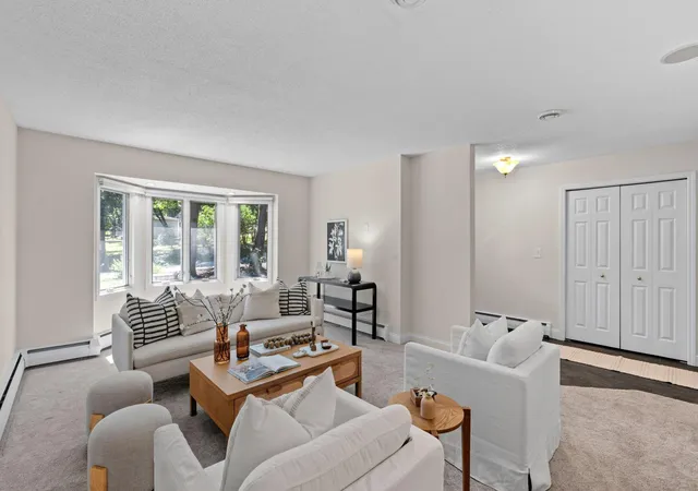 Photo 2 of Sale Pending at 12918 Rutledge Cir, Minnetonka, MN 55305 | MLS# 7132976 | Listing updated on 2026-10-18