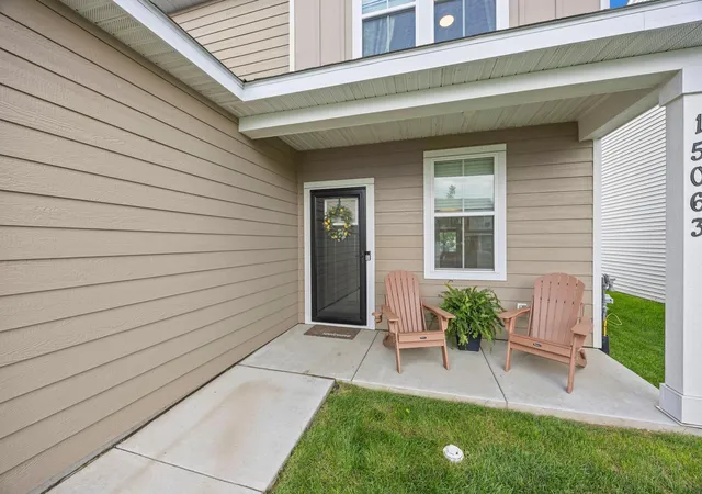 Photo 3 of Single family home for sale at 15063 Athgoe Dr, Rosemount, MN 55068 | MLS# 7132995 | Listing updated on 2026-10-09