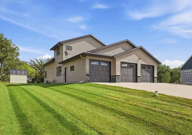 Photo 1 of Single family home for sale at 4625 Redbird Ln Se, Alexandria, MN 56308 | MLS# 7133004 | Listing updated on 2026-10-06