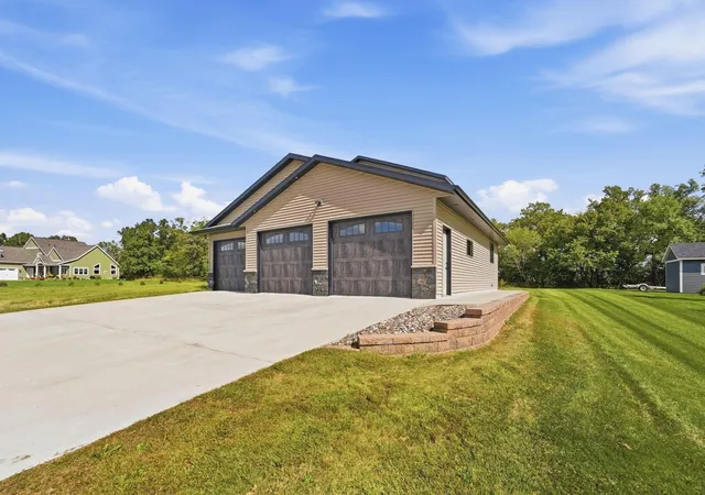 Photo 2 of Single family home for sale at 4625 Redbird Ln Se, Alexandria, MN 56308 | MLS# 7133004 | Listing updated on 2026-10-06