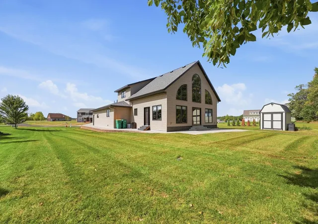 Photo 3 of Single family home for sale at 4625 Redbird Ln Se, Alexandria, MN 56308 | MLS# 7133004 | Listing updated on 2026-10-06